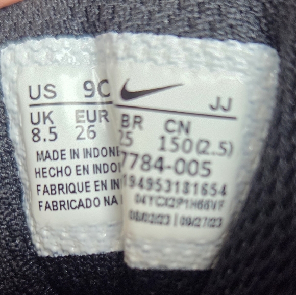 Nike Kids Black, White and Neon Pink Sneakers - Picture 10 of 11